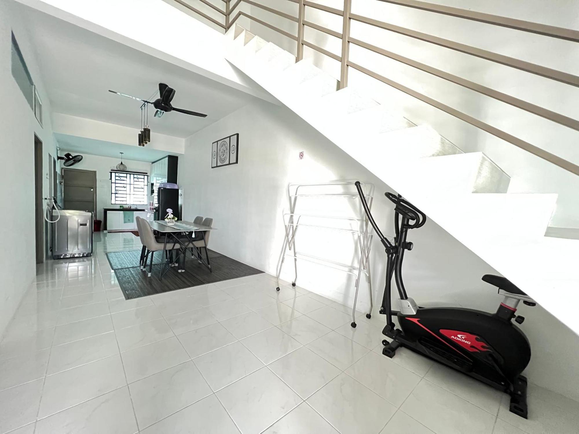Chempaka Homestay Seri Iskandar Exterior foto